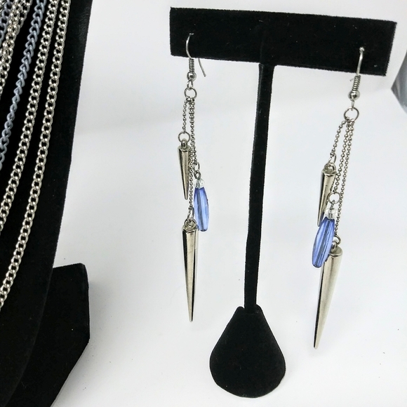 7 Piece Silver and Blue Toned Ensemble - Picture 4 of 4